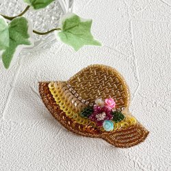 画像1: ビーズステッチと刺繍でつくるブローチ〜麦わら帽子〜