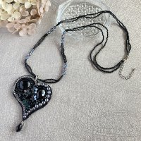 ビーズ刺繍でつくるネックレス〜ブラックハート〜